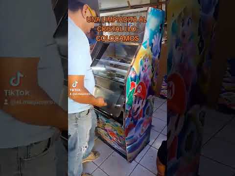 NENE DE 3 AÑOS BURLA LA MAQUINA DE PELUCHES