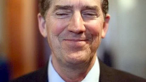 Tea Party's Demint Leaves Senate, Cashes In