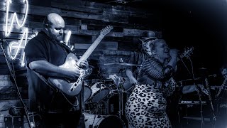 Mandalyn And The Hunters - Dance