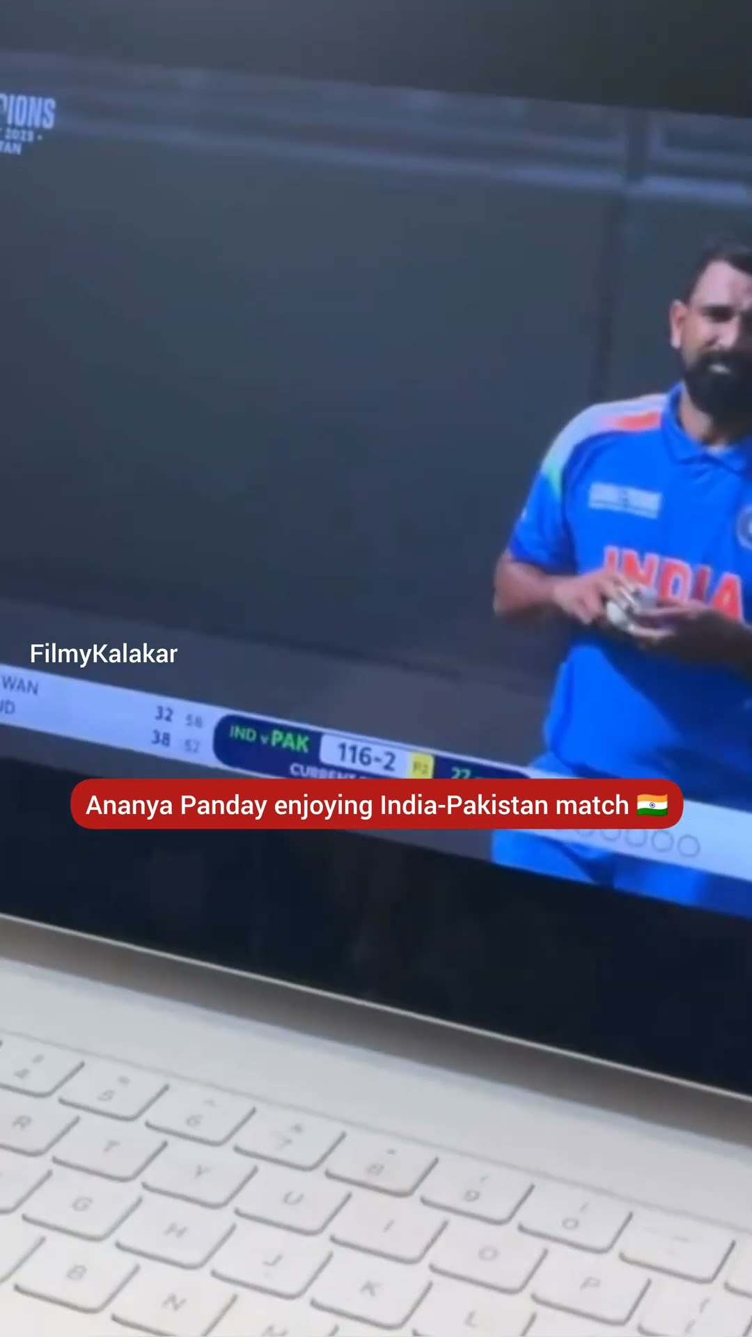 #ananyapanday watching India-Pakistan match while shooting is a true flex ?? #filmykalakar