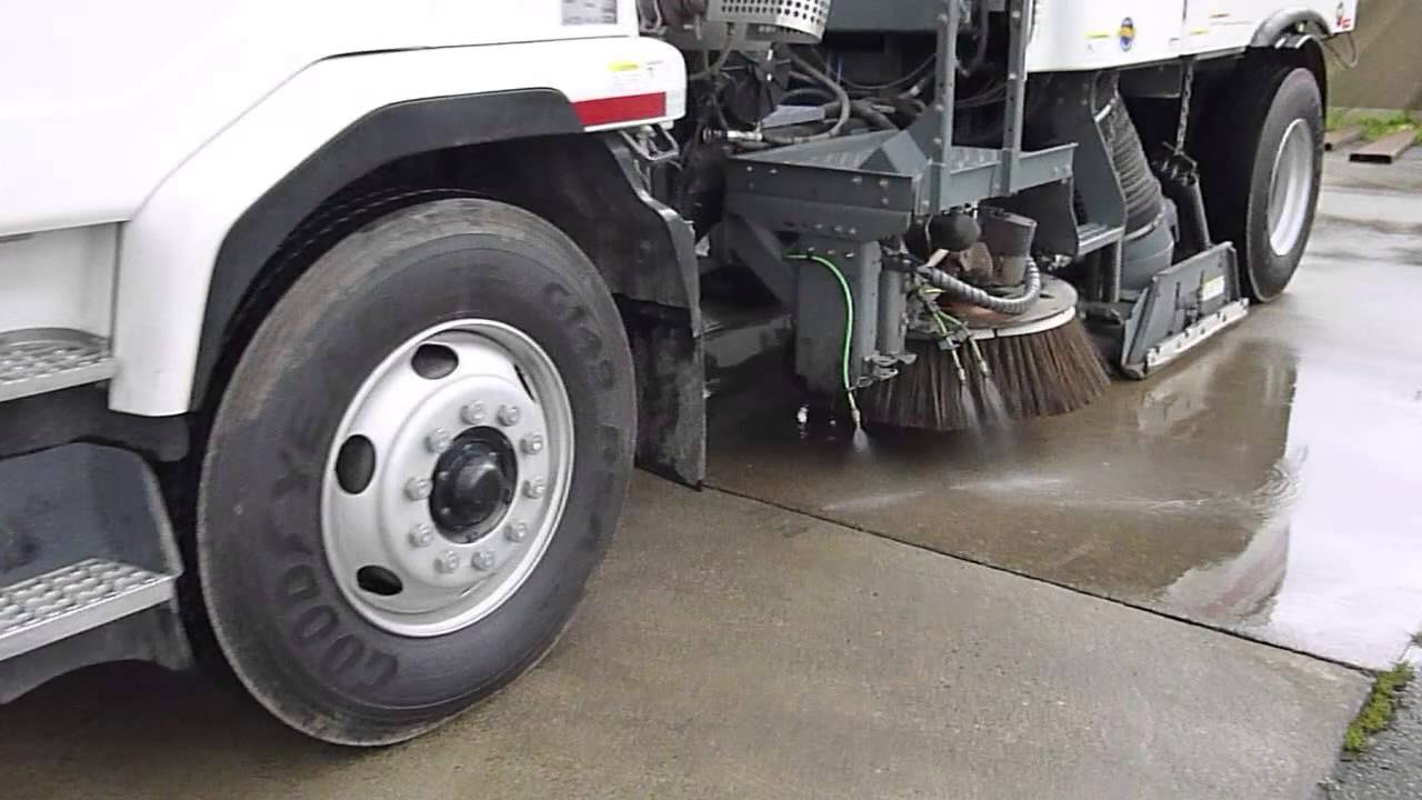 2010 Elgin Crosswind Street Sweeper