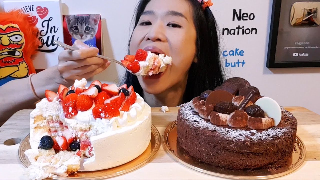 EATING CAKES! Crispy Chocolate & Strawberry Fruit Cake - Sweet Dessert  Mukbang w/ Asmr Eating Sounds - YouTube