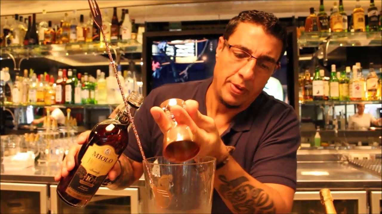 humor or humour DRINK | Aprenda a preparar uma releitura do Sazerac