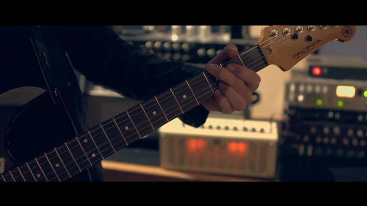 Eliot Lewis  (of Live From Daryl's House) - Soundt...