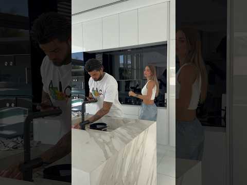 🤳📱🥘🍑🤷‍♀️🤣🔥