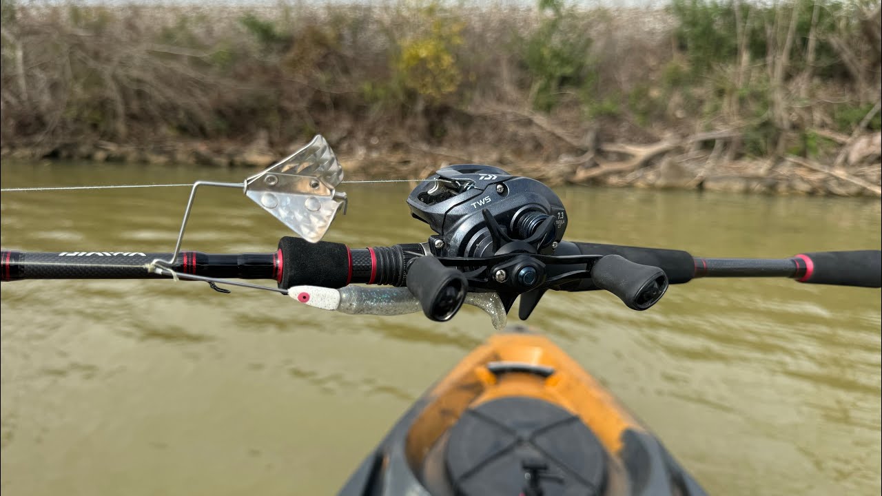 Overcast Conditions bring Out the Big Bass! Tennessee River top water Action!