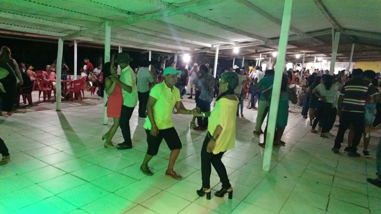 FORRÓ DAS VEIAS E DAS NOVINHAS TAMBÉM CHÁCARA DO LAZER