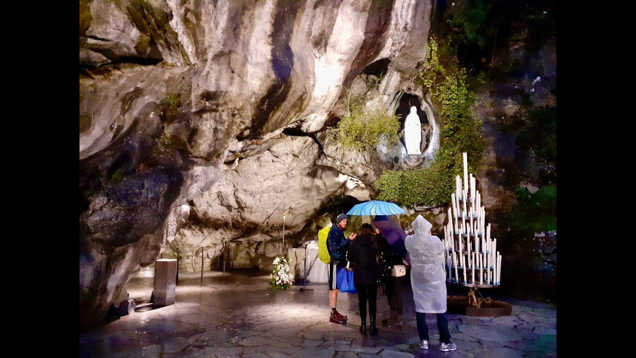 En direct de la grotte de Massabielle à Lourdes, 21/11/22 - YouTube