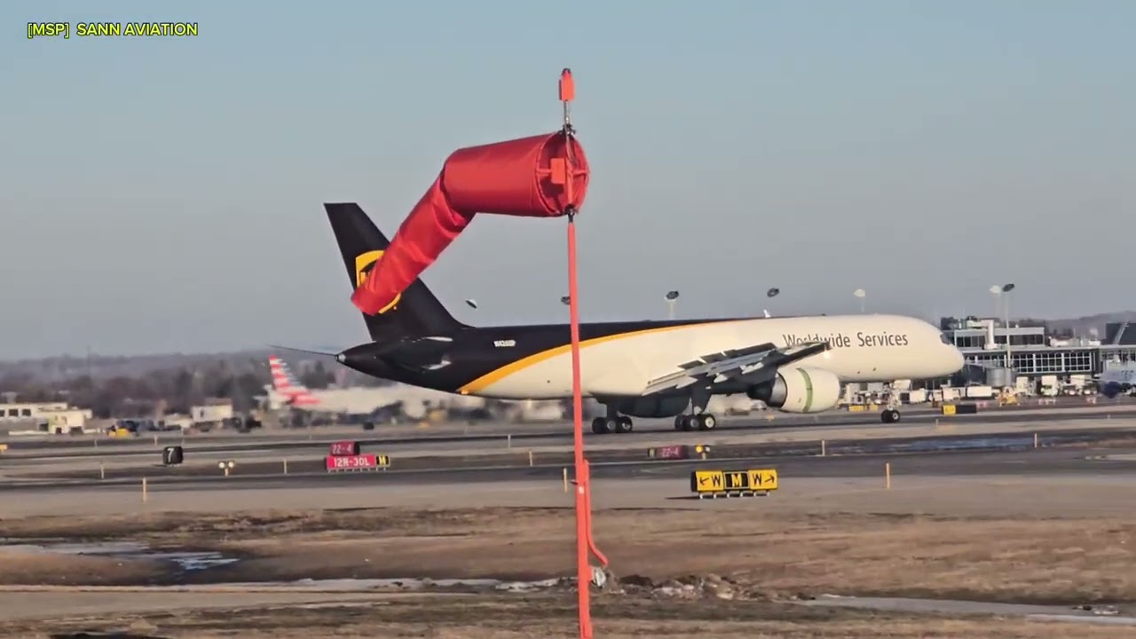 The Evening Spotting Planes Of MSP Int'l Airport 