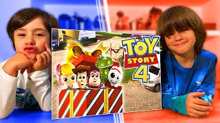 Las 24 SORPRESAS del Calendario de Adviento de TOY STORY 4 con Dani y Evan