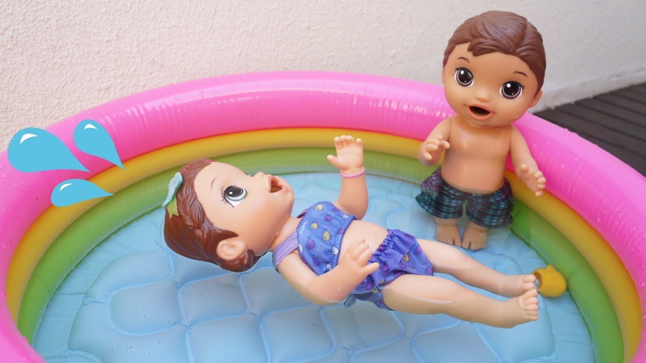 BABY ALIVE MENINO E JUJU BRINCANDO NA PISCINA MINHA BONECA COM ROUPA DE BANHO NOVA BABY DOLL KIDS