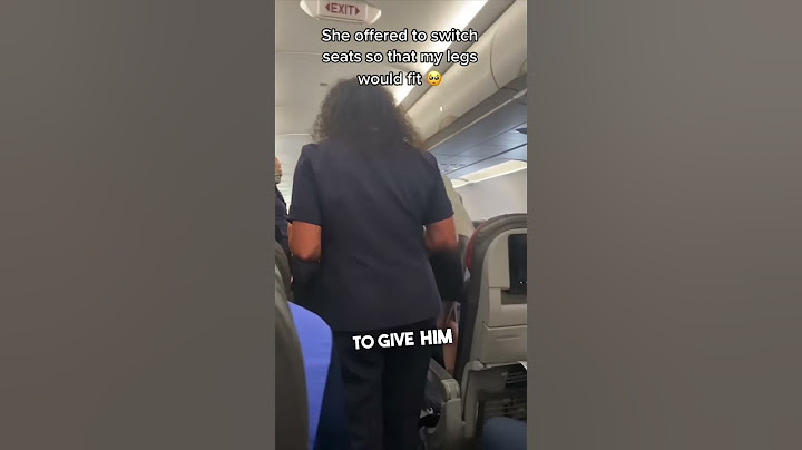 She gave up her seat she paid for on the airplane 👏