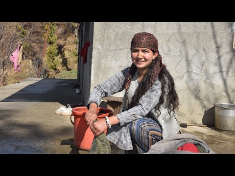 सराजन सुंदरी ने धौये अपने मामू के कपड़े / नीटू परमार / चांदनी ठाकुर / पूजा ठाकुर