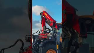 Sunset Meets Power – PK 12.501 SLD5 on a JCB Fastrac 🌅🤩 @palfinger