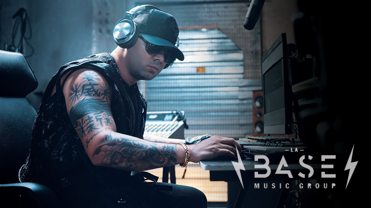 Watch Wisin, Chris Andrew - Grammy (Lyric Video) on YouTube Watch Wisin, Chris Andrew - Grammy (Lyric Video) on YouTube