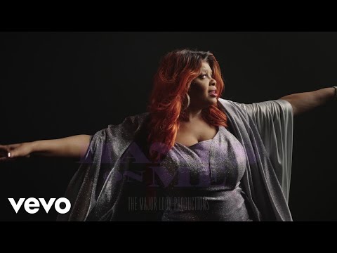 Nio Renee - Hands On Me