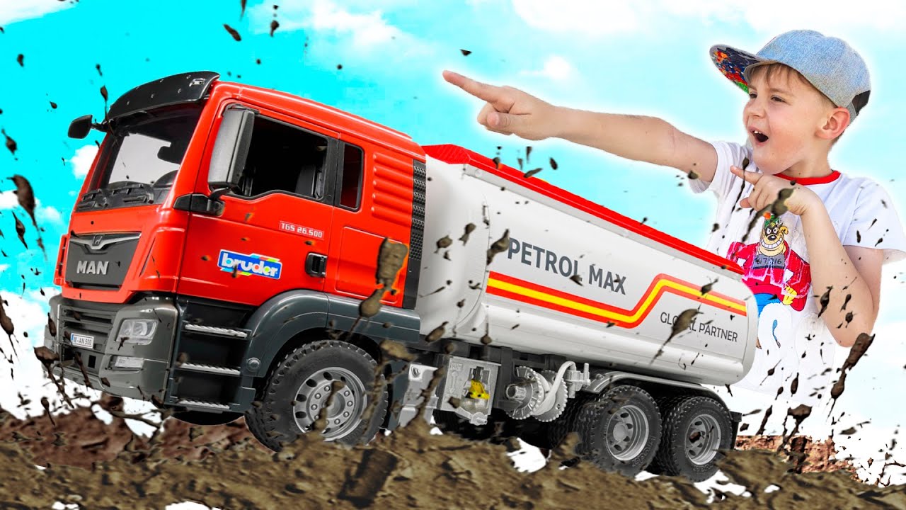 Бензовоз BRUDER перевернулся Новая Машинка на больших колесах приехала на помощь