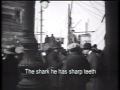 Capture de la vidéo Die Dreigroschenoper - Film, Wovon Lebt Der Mensch - Subtitles -Moritatsong - Ernst Busch, 1931.