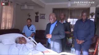 TAZAMA: Rais Magufuli Akimuombea Mama Yake Aliyelazwa Hospitali