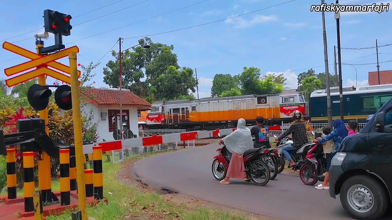 Palang Pintu Kereta Api | Level Crossing | Maret2026 | Ka Mataram & Ka Tambahan Gmbr - Yk