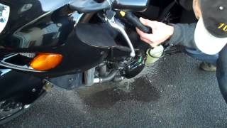 Delboy's Garage, Suzuki Hayabusa, Coolant Change.