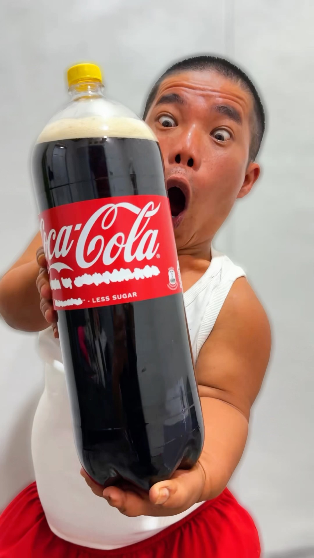 ToRung comedy: giant bottle of cocacola?