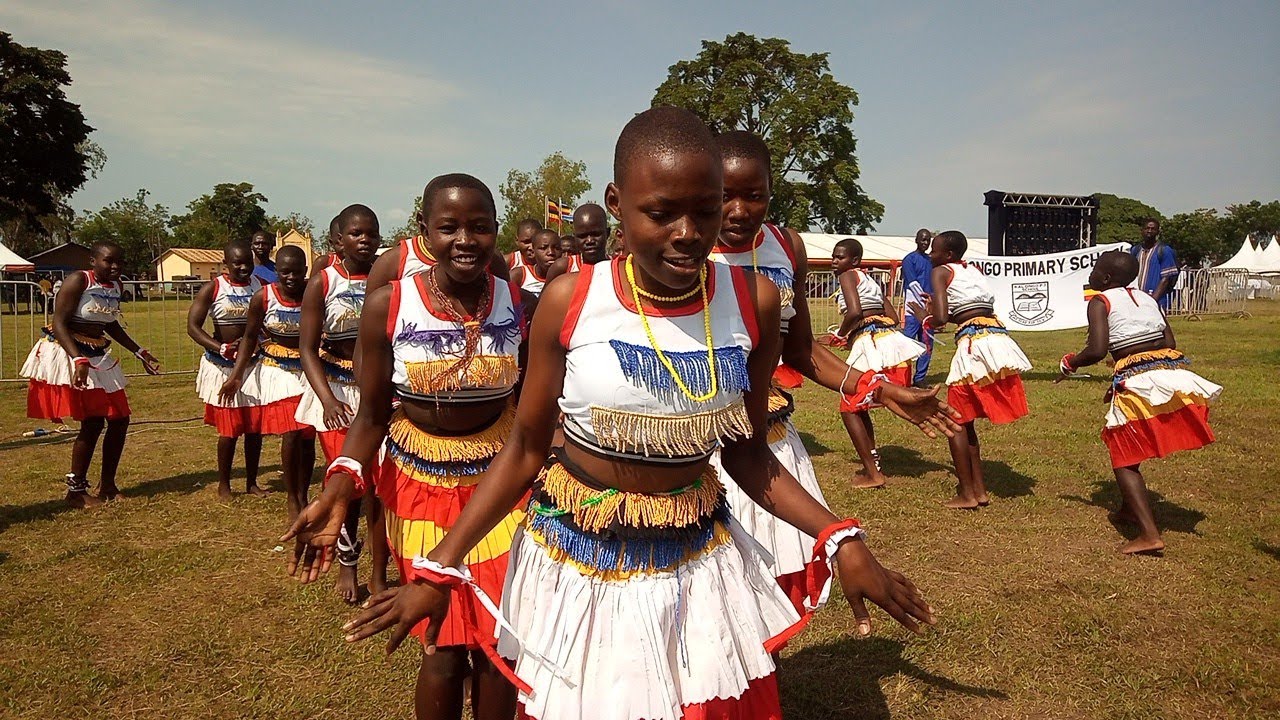 KALONGO PS DINGIDINGI DANCERS IN ACTION