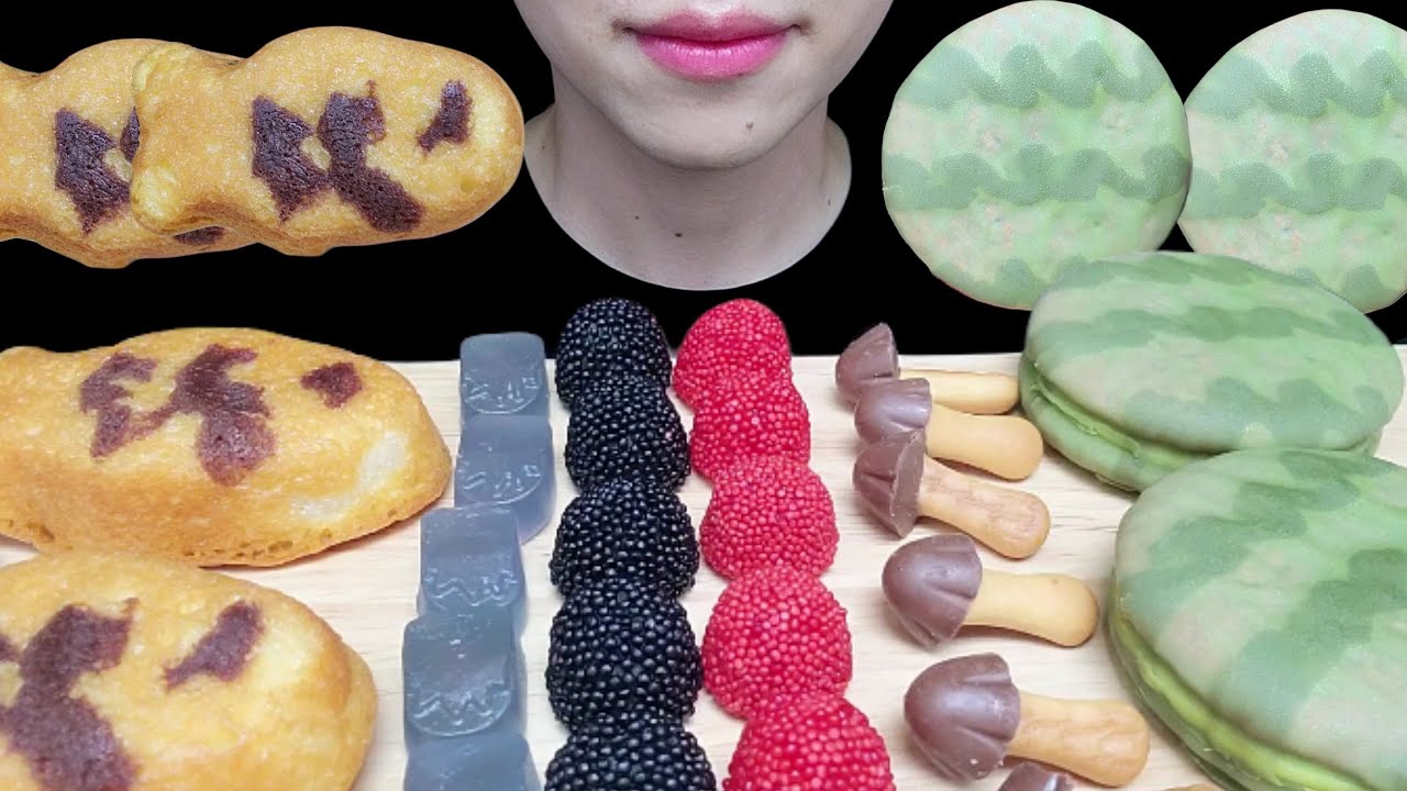 ASMR DESSERT Watermelon Choco Pie, jelly, fish bread MUKBANG 젤리 수박 초코파이