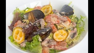 Салат с морепродуктами и кумкватом - видео-рецепт "Личный Повар" Салат с морепродуктами и кумкватом - видео-рецепт "Личный Повар"