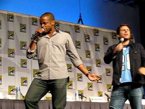 Comic-Con 2010: Psych ("Shout" - with Curt Smith!)