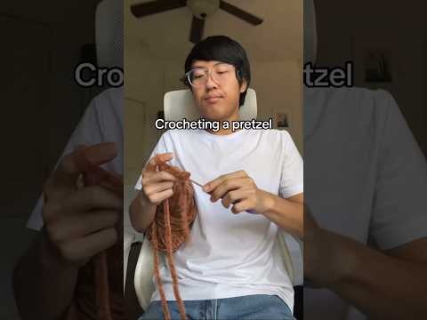 Crocheting a pretzel