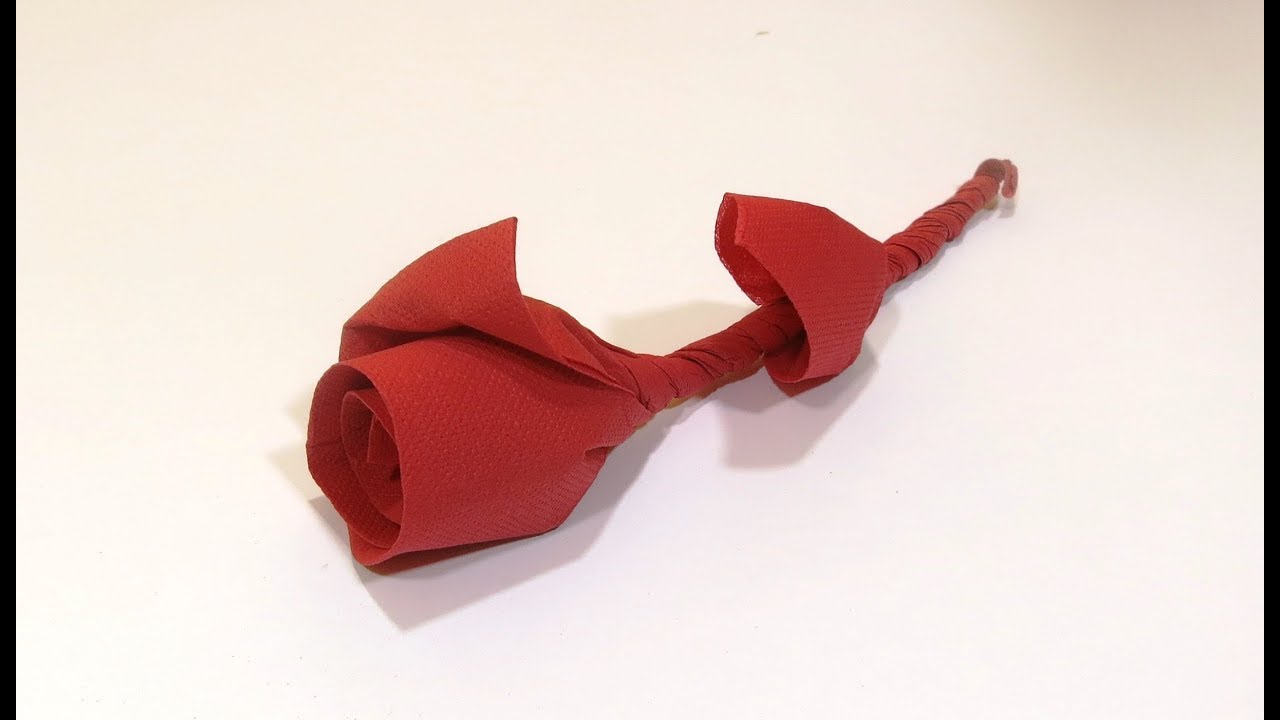 pestaña detalles Sacrificio Como hacer una rosa con una servilleta de papel - YouTube