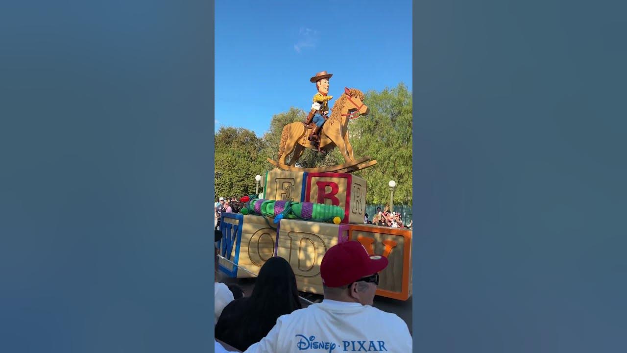 Christmas Disneyland Parade 2024 YouTube