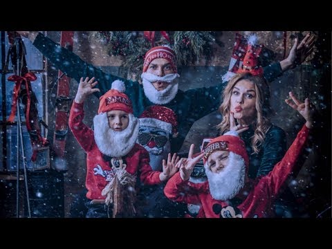 Video: Pugačeva je božič praznovala s prijatelji