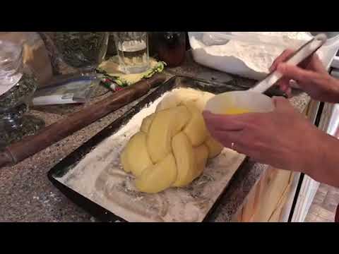 Super Easy and Super Delicious Challah Bread