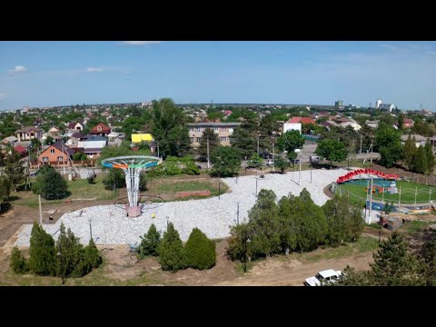 В Сальске продолжается реконструкция парка