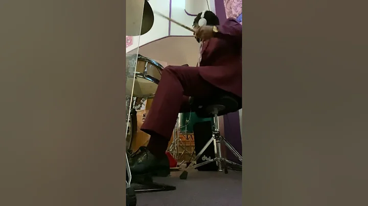 Jeremiah Donald-playing with Brenda Ellis! #youdes...