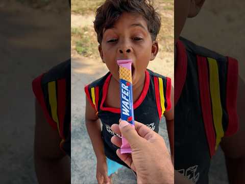 Yeh Wafer Kisko Milega? 🍫😂 #shorts