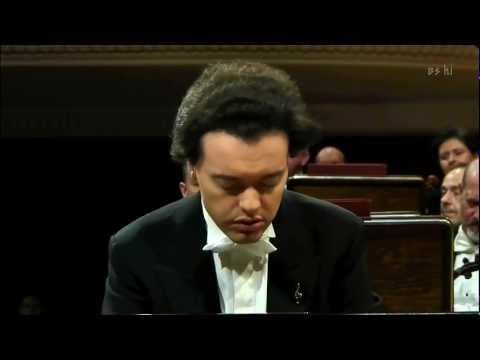 EVGENY KISSIN plays CHOPIN Waltz Op.64 n.2