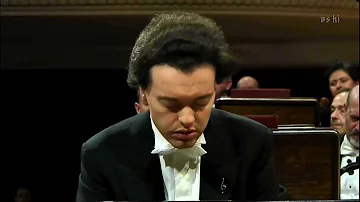 EVGENY KISSIN plays CHOPIN Waltz Op.64 n.2