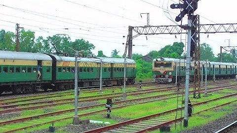 Parallel Race EMU vs MEMU || Sealdah Rampurhat MEMU chasing Howrah Katwa EMU local