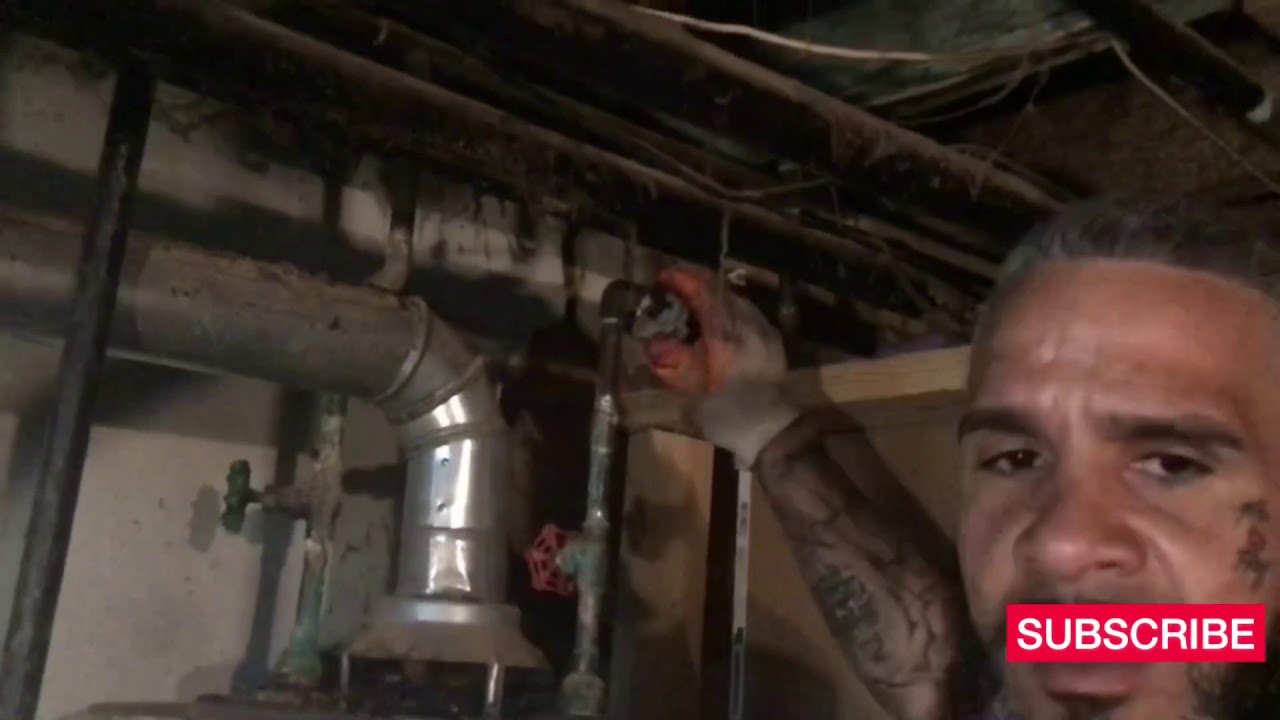 How to replace a gas water tank/heater with gas line with Luis. YouTube