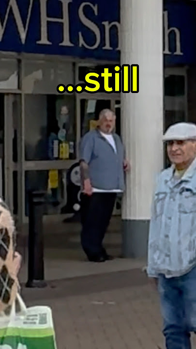 The way he leaned against the pillar 💔 #singing #singer #public #reaction #nostalgia #fastcar