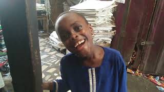 I SAW 2 YOUNG BOYS EATING GRASSHOPPER IN THE BIGGEST FOOD MARKET - AGBOGBLOSHIE