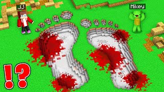 JJ and Mikey Found SCARY FOOTPRINTS in Minecraft (Maizen)