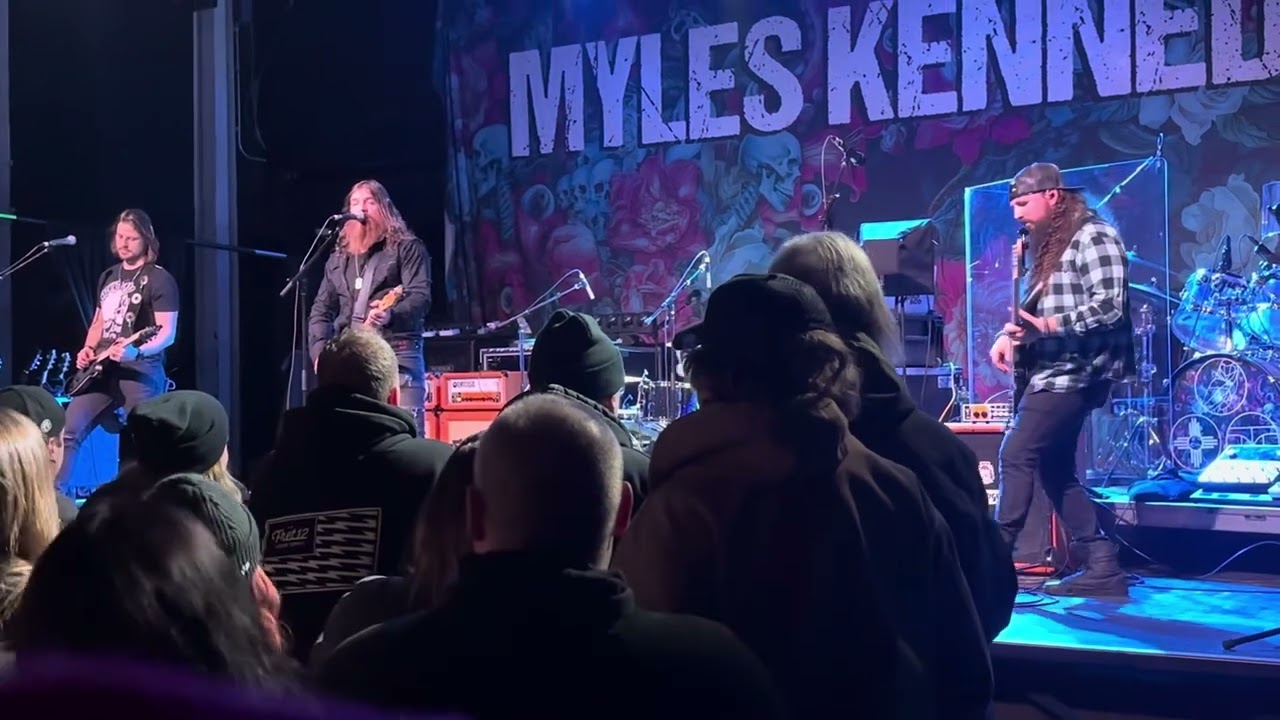 TIM MONTANA - Mostly Stoned LIVE - 1/18/2025 - MINNEAPOLIS, MN - Varsity Theater