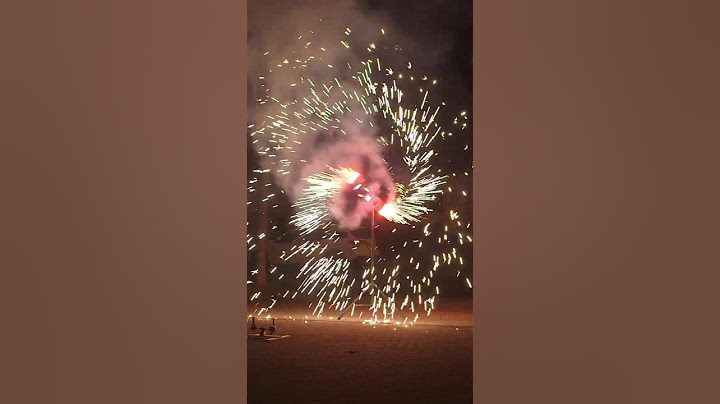 Schöne Feuerwerk Sonne an #Silvester 2024 mit #Apel #fontäne #minya #feuerwerk #sonne