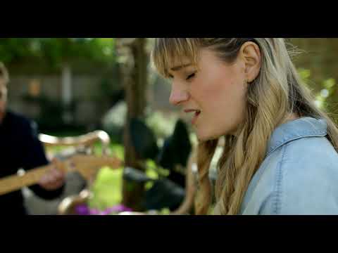 Robyn Sherwell - Problems (Live At Home) adlı videoyu YouTube'da izle Robyn Sherwell - Problems (Live At Home) adlı videoyu YouTube'da izle