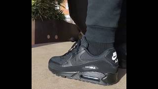 nike air max 90 essential trainers in black