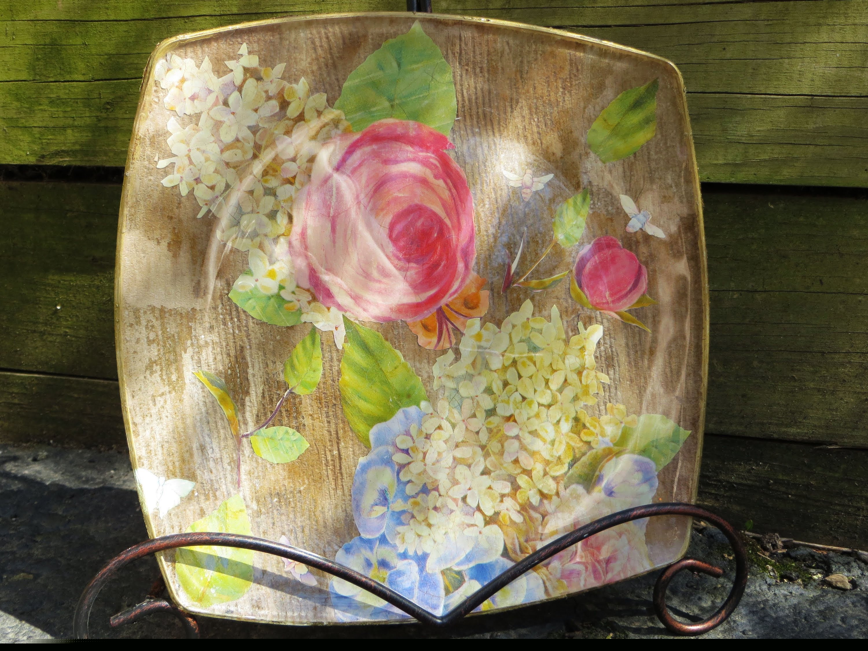 Как сделать декупаж стеклянной тарелки